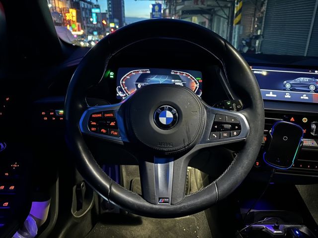 2023 BMW 118i Edition M 黑  第8張相片