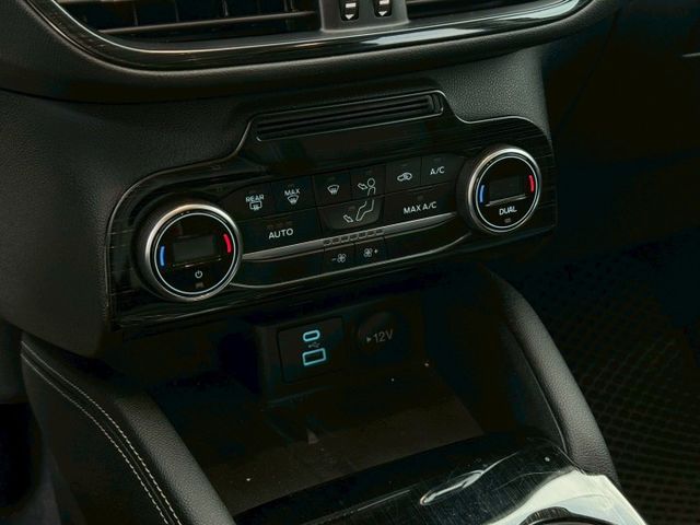 這車我們很拿手 回來都是秒殺 2023 Ford Kuga 180旗艦X 原版件 新車保固中 已認證  第15張相片