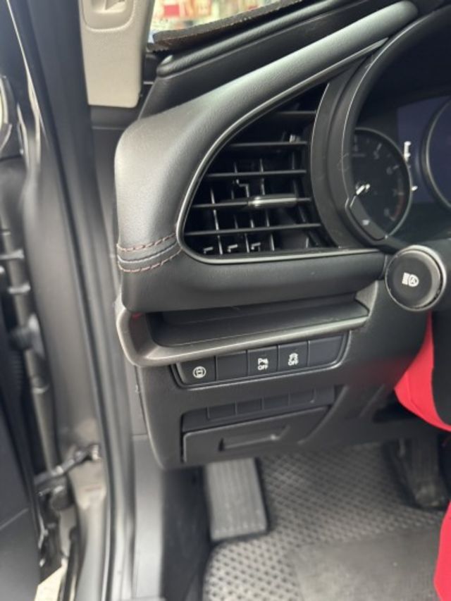 社會新鮮人接受度極高2020 Mazda 3 4D 頂級版 原版件 里程保證 一手車 原廠保養 已認證  第6張相片