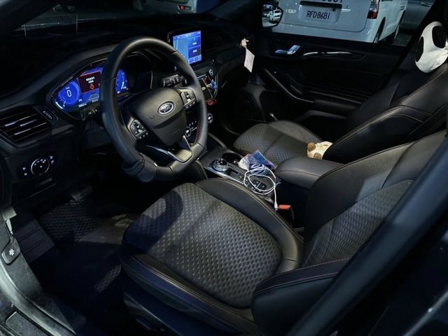2022 Ford Focus ST-Line Lommel 灰  第4張相片