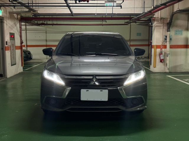 2022 Mitsubishi Grand Lancer 灰 驚嘆型  第2張相片