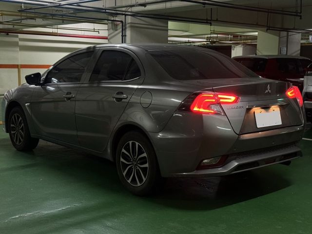 2022 Mitsubishi Grand Lancer 灰 驚嘆型  第6張相片