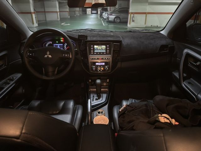 2022 Mitsubishi Grand Lancer 灰 驚嘆型  第8張相片