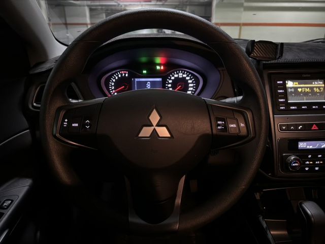 2022 Mitsubishi Grand Lancer 灰 驚嘆型  第9張相片