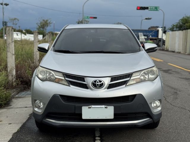 2013 Toyota RAV4 E-Hi版  第2張相片