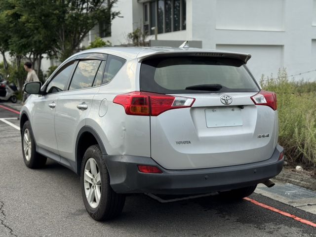 2013 Toyota RAV4 E-Hi版  第3張相片