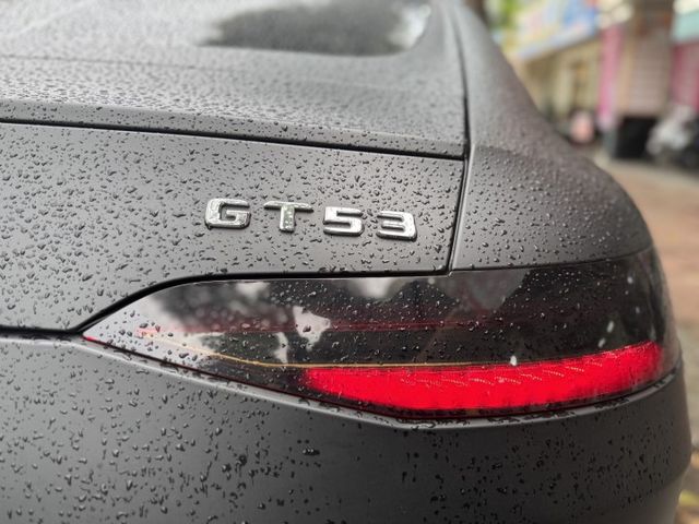 2019 Benz GT43 4-Door Coupe AMG 底色黑貼消光灰  第9張相片