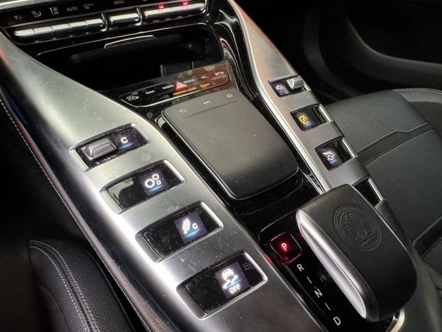 2019 Benz GT43 4-Door Coupe AMG 底色黑貼消光灰  第18張相片