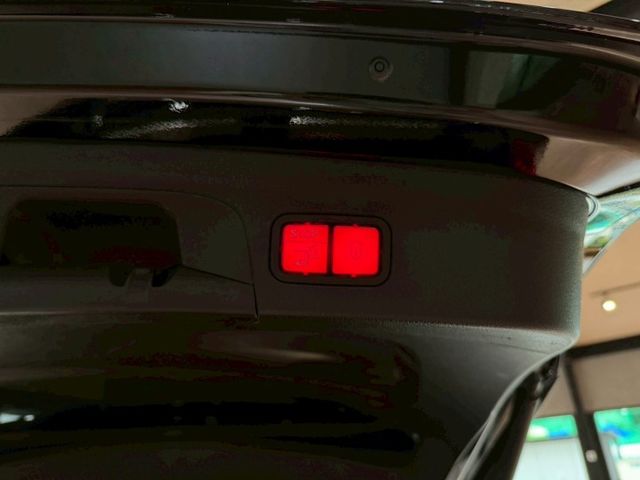 好爸爸休旅車2019 BENZ GLE350 AMG SUV 總代理 原版件  第4張相片