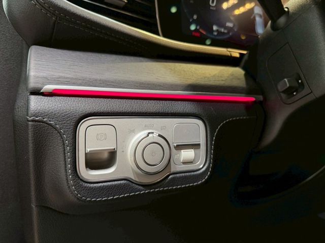 好爸爸休旅車2019 BENZ GLE350 AMG SUV 總代理 原版件  第12張相片