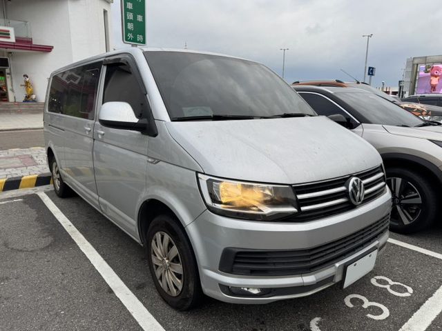 VW T6 CARAVELLE LWB手排 倒車雷達/恆溫空調/第三排座椅 原版件 稀有的商務車 定期保養已認證  第3張相片