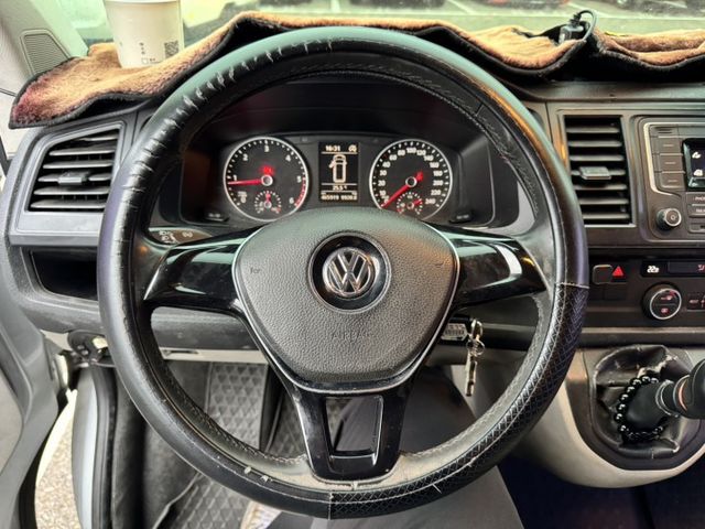 VW T6 CARAVELLE LWB手排 倒車雷達/恆溫空調/第三排座椅 原版件 稀有的商務車 定期保養已認證  第14張相片