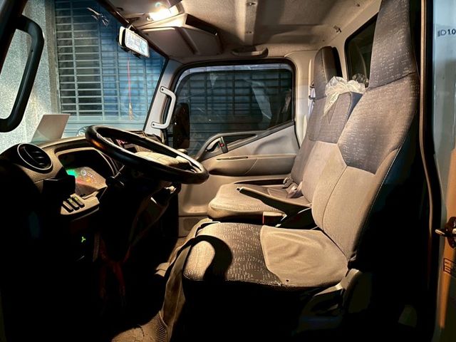 CANTER 3.5噸 11尺 三面帆布 載貨 做生意都很適合 好幫手 原版件 定期保養 已認證  第6張相片