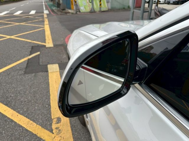 G02 X4 xDrive20i 德訂選配Hk音響/HUD抬顯/環景影像/10.25吋大螢幕定期原廠保養 已認證  第4張相片