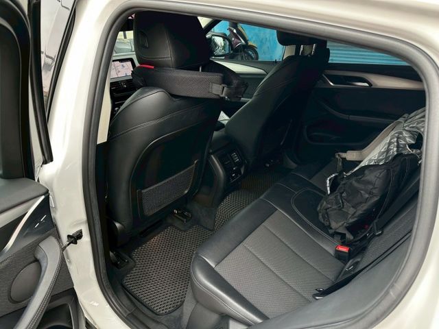 G02 X4 xDrive20i 德訂選配Hk音響/HUD抬顯/環景影像/10.25吋大螢幕定期原廠保養 已認證  第19張相片