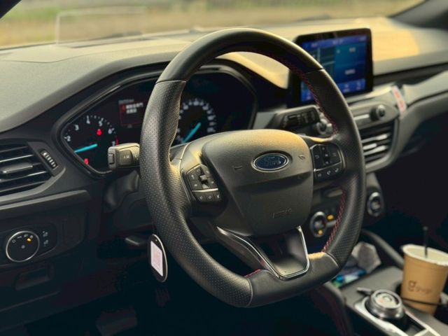 Focus 5D ST-Line 跟車/B&O音響/抬顯/盲點/IKEY免鑰匙 原版件 定期保養 已認證  第7張相片