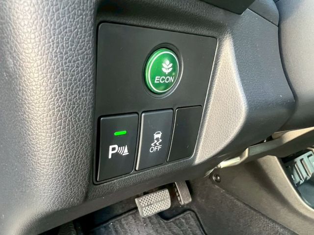 HR-V 1.8 VTi-S IKEY免鑰匙/恆溫/導航/胎壓偵測 定期保養 已認證  第8張相片