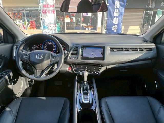 HR-V 1.8 VTi-S IKEY免鑰匙/恆溫/導航/胎壓偵測 定期保養 已認證  第10張相片