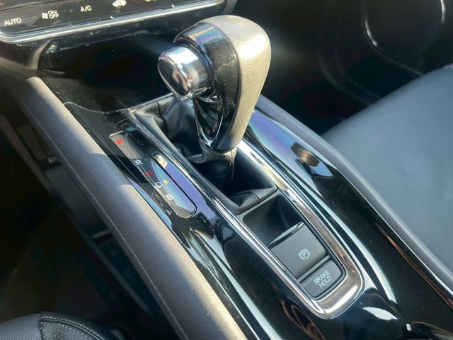 HR-V 1.8 VTi-S IKEY免鑰匙/恆溫/導航/胎壓偵測 定期保養 已認證  第18張相片