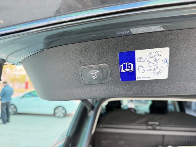 Kuga 2.0 旗艦版 IKEY免鑰匙/電尾門/自動停車/駕駛電動座椅/全景天窗/盲點 原版件 定期保養  第5張相片