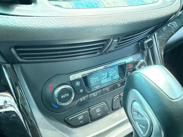 Kuga 2.0 旗艦版 IKEY免鑰匙/電尾門/自動停車/駕駛電動座椅/全景天窗/盲點 原版件 定期保養  第12張相片