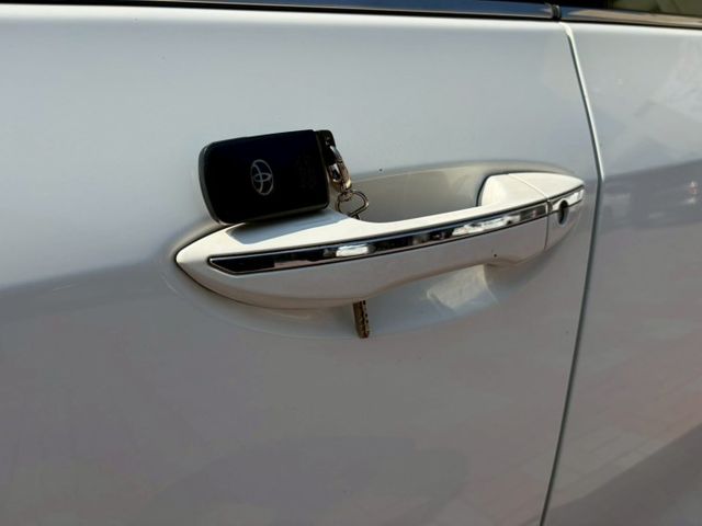 11代 Altis S+版 IKEY免鑰匙/恆溫/定速/雙環表/原廠導航 升級魚眼頭燈 原版件 定期保養  第8張相片