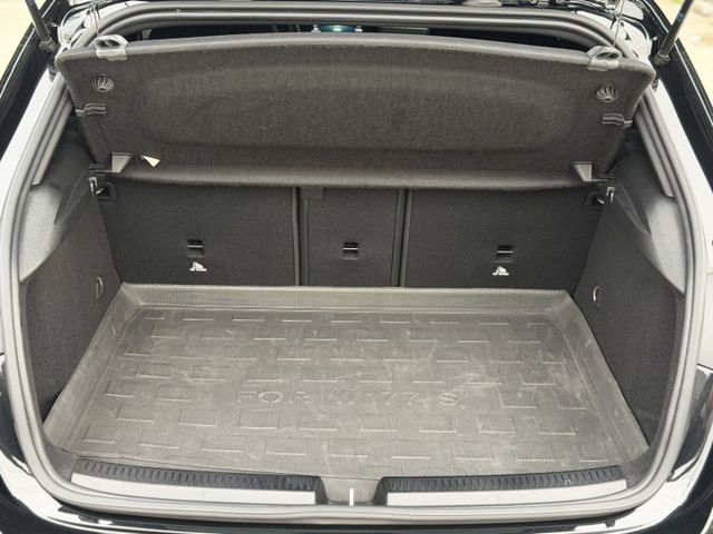 A180 5D運動版 23p跟車/車道維持/Carplay/環景影像/盲點/AMG專屬套件  原版件 定期保養 已認證  第5張相片