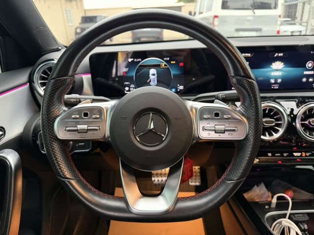 A180 5D運動版 23p跟車/車道維持/Carplay/環景影像/盲點/AMG專屬套件  原版件 定期保養 已認證  第9張相片
