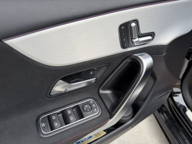 A180 5D運動版 23p跟車/車道維持/Carplay/環景影像/盲點/AMG專屬套件  原版件 定期保養 已認證  第12張相片