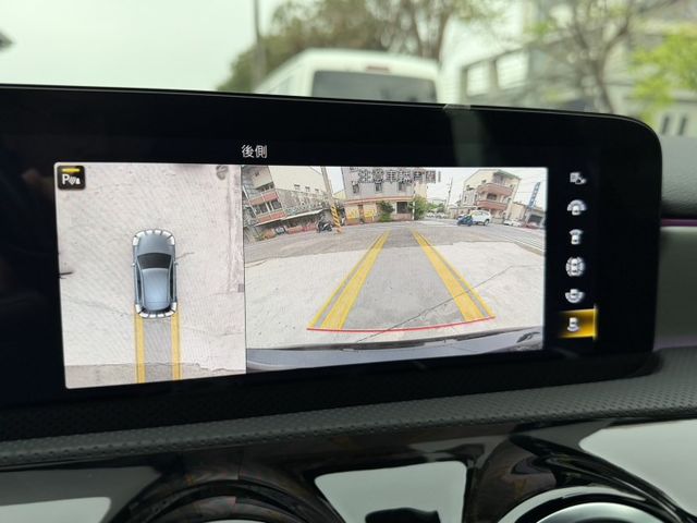 A180 5D運動版 23p跟車/車道維持/Carplay/環景影像/盲點/AMG專屬套件  原版件 定期保養 已認證  第17張相片