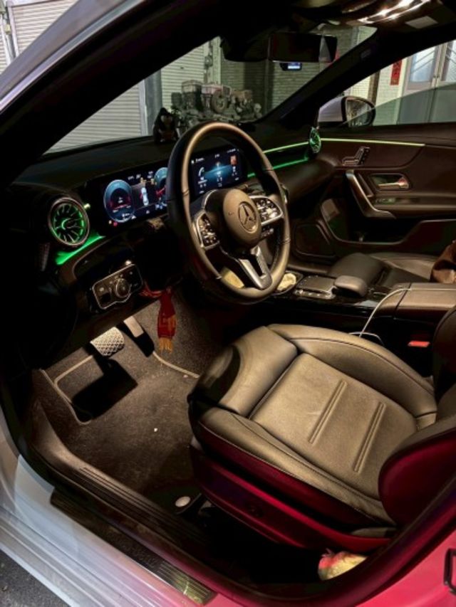 CLA 200 總代理 23P跟車/車偏/氣氛燈/雙液晶/LED頭燈 原版件 定期保養  第4張相片