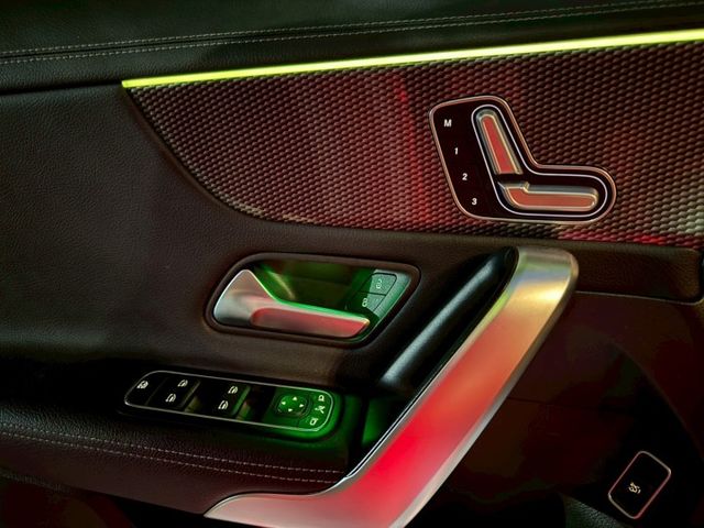 CLA 200 總代理 23P跟車/車偏/氣氛燈/雙液晶/LED頭燈 原版件 定期保養  第7張相片