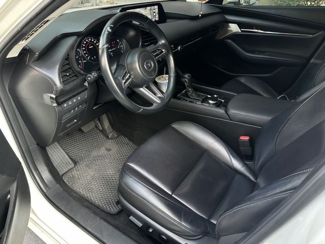 Mazda3 4D Signature BOSE音響/抬顯/盲點/跟車/車偏/環景影像 定期保養  第5張相片