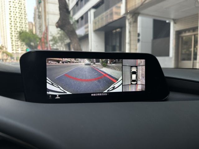 Mazda3 4D Signature BOSE音響/抬顯/盲點/跟車/車偏/環景影像 定期保養  第13張相片