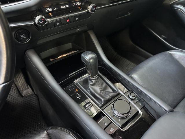 Mazda3 4D Signature BOSE音響/抬顯/盲點/跟車/車偏/環景影像 定期保養  第16張相片