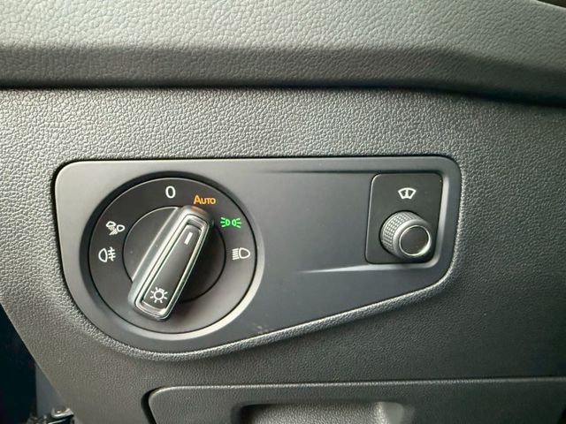 Tiguan 330TSI ACC跟車/抬顯/電尾門/環景/Carplay/三區恆溫/導航 原版件 定期保養 已認證  第11張相片