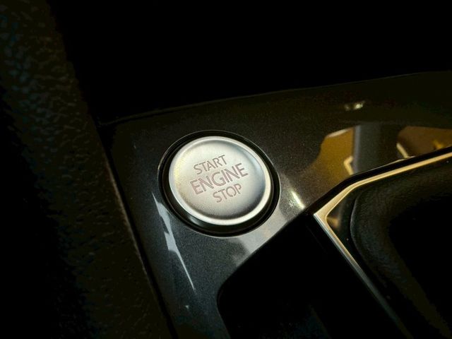 Tiguan 330TSI ACC跟車/抬顯/電尾門/環景/Carplay/三區恆溫/導航 原版件 定期保養 已認證  第12張相片