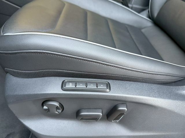 Tiguan 330TSI ACC跟車/抬顯/電尾門/環景/Carplay/三區恆溫/導航 原版件 定期保養 已認證  第13張相片