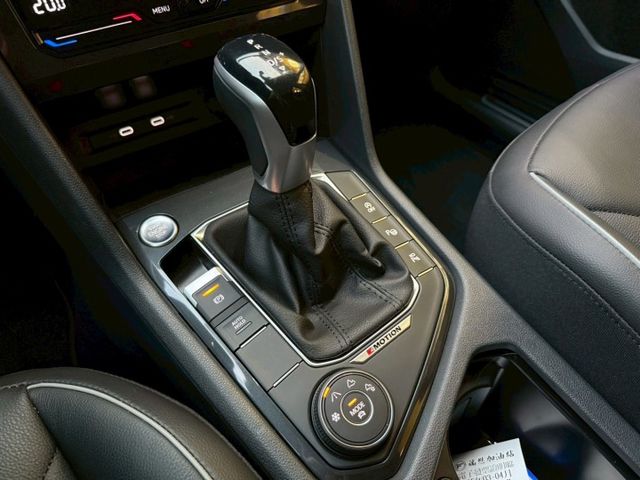 Tiguan 330TSI ACC跟車/抬顯/電尾門/環景/Carplay/三區恆溫/導航 原版件 定期保養 已認證  第20張相片