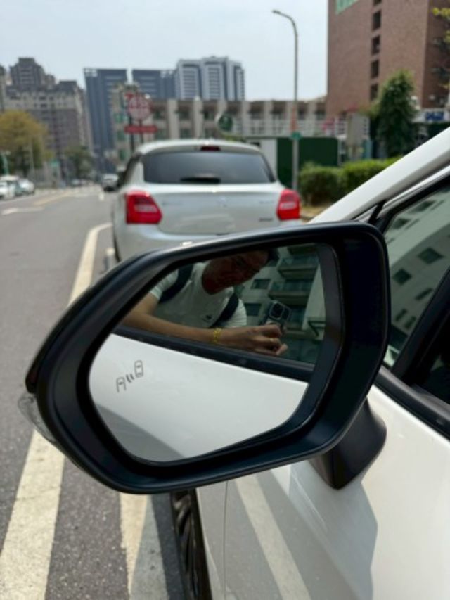 ALTIS GR Sport 數位儀表/GR Sport空力套件/盲點/IKEY免鑰匙/LED頭燈 原版件 新車保固中  第6張相片