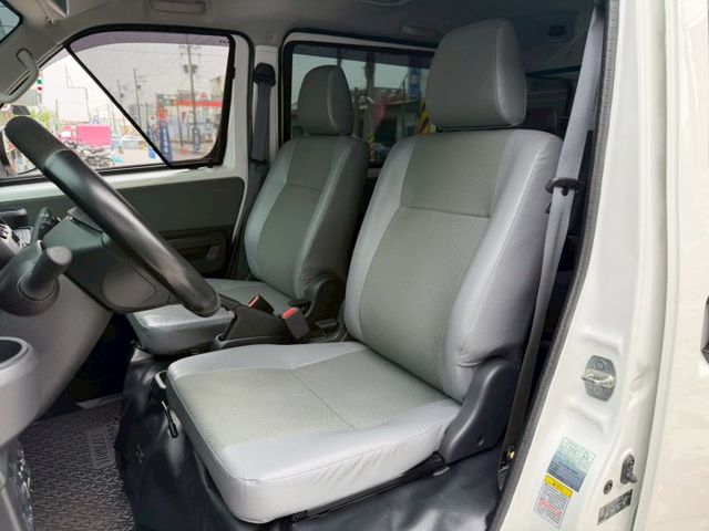 Town Ace 5人座TSS頂規版 原版件 新車保固中 車道偏離/胎壓偵測/怠速熄火/光感應頭燈  第8張相片