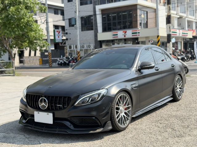 C63 S AMG Sedan 賽車椅/抬顯/環景影像/盲點/ARMA碳纖維進氣/VVS排氣管 定期保養  第1張相片