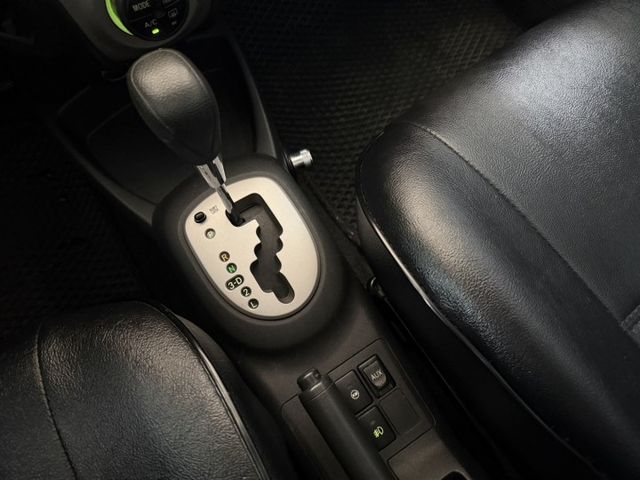 Yaris 1.5 G版 恆溫空調/方向盤快控/電折後視鏡 定期保養  第15張相片