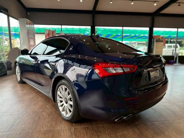 Ghibli 3.0 IKEY免鑰匙/恆溫空調/跑車時鐘/電動天窗/Carplay/紅色卡鉗 原版件 定期保養  第2張相片