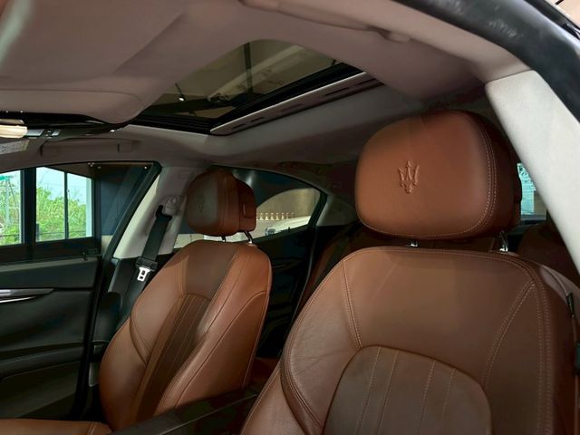 Ghibli 3.0 IKEY免鑰匙/恆溫空調/跑車時鐘/電動天窗/Carplay/紅色卡鉗 原版件 定期保養  第18張相片