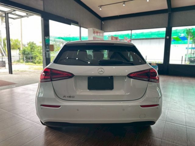 2019 Benz A180 白  第5張相片