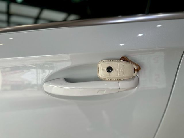 2019 Benz A180 白  第7張相片