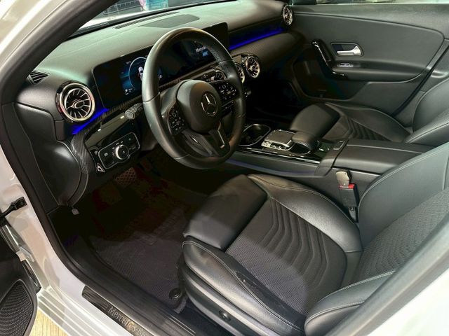 2019 Benz A180 白  第9張相片