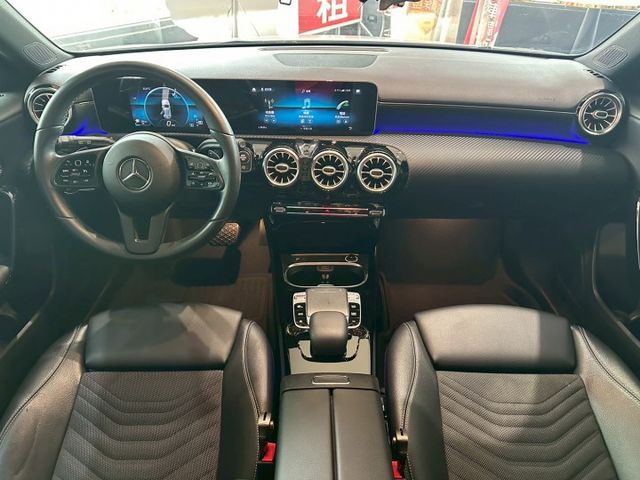 2019 Benz A180 白  第10張相片