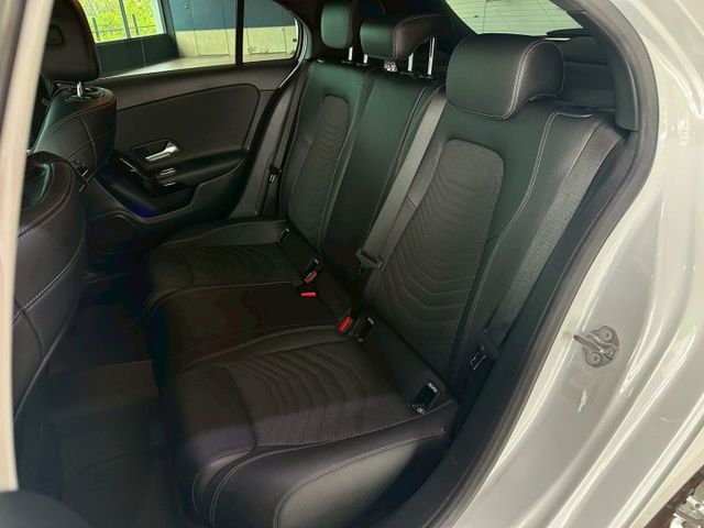 2019 Benz A180 白  第19張相片